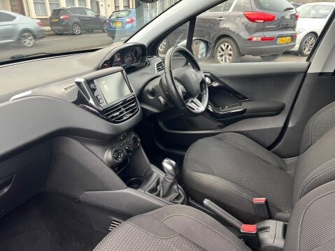 Peugeot 208 1.2 PureTech Allure Euro 6 (s/s) 5dr 17