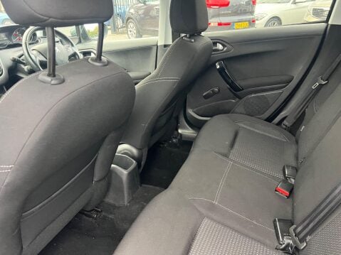 Peugeot 208 1.2 PureTech Allure Euro 6 (s/s) 5dr 19
