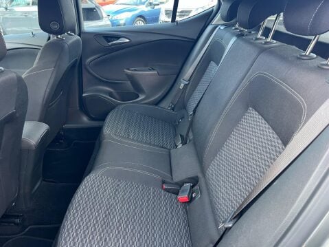Vauxhall Astra 1.4i Turbo SRi Auto Euro 6 (s/s) 5dr 27