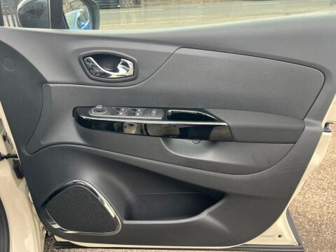 Renault Captur 1.2 TCe ENERGY Dynamique Nav Auto Euro 6 (s/s) 5dr 27