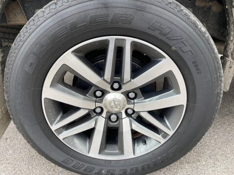 Toyota Hilux 2.4 D-4D Invincible 4WD Euro 6 (s/s) 4dr (TSS) 11