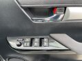Toyota Hilux 2.4 D-4D Invincible 4WD Euro 6 (s/s) 4dr (TSS) 17