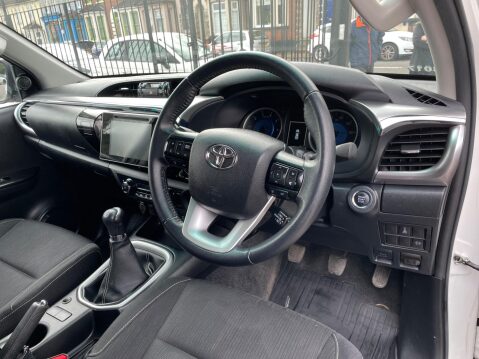 Toyota Hilux 2.4 D-4D Invincible 4WD Euro 6 (s/s) 4dr (TSS) 20