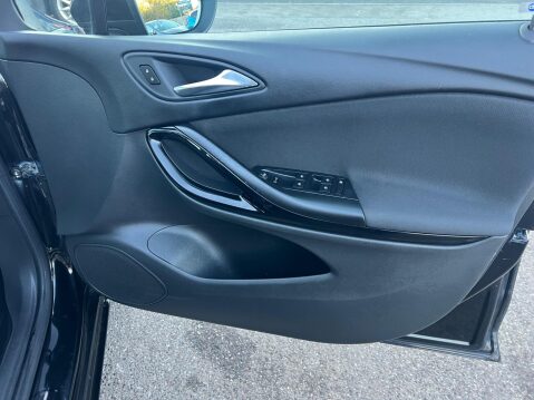 Vauxhall Astra 1.4i Turbo SRi Nav Auto Euro 6 (s/s) 5dr 28