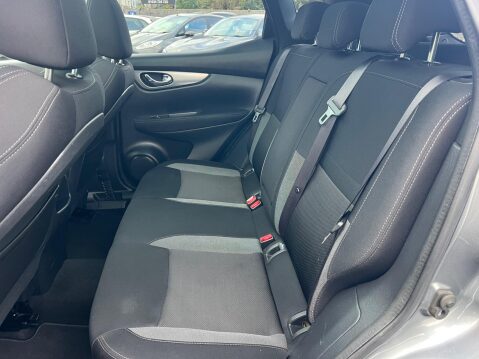 Nissan Qashqai 1.2 DIG-T N-Connecta Euro 6 (s/s) 5dr 24