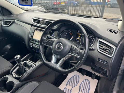 Nissan Qashqai 1.2 DIG-T N-Connecta Euro 6 (s/s) 5dr 33