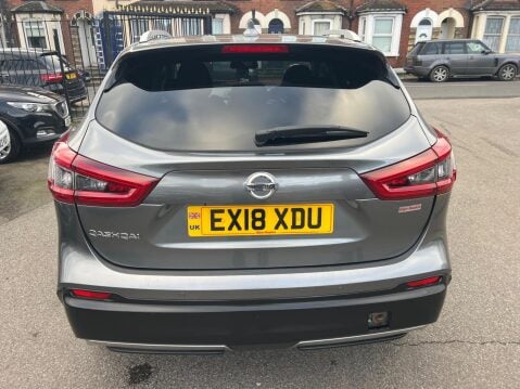 Nissan Qashqai 1.2 DIG-T N-Connecta Euro 6 (s/s) 5dr 5