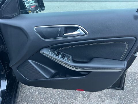 Mercedes-Benz A Class 1.6 A180 SE Euro 6 (s/s) 5dr 31