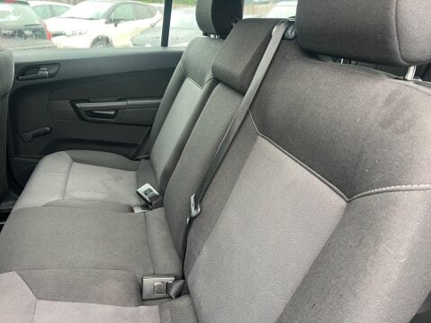 Vauxhall Zafira 1.6 Exclusiv Euro 4 5dr 17