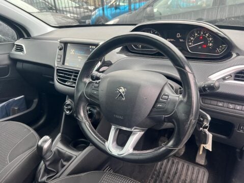Peugeot 208 1.2 PureTech Allure Premium Euro 6 (s/s) 5dr 14