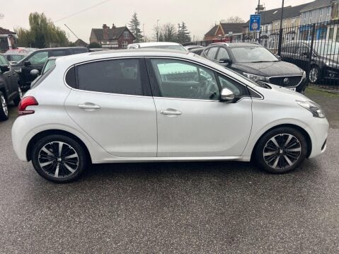 Peugeot 208 1.2 PureTech Allure Premium Euro 6 (s/s) 5dr 7