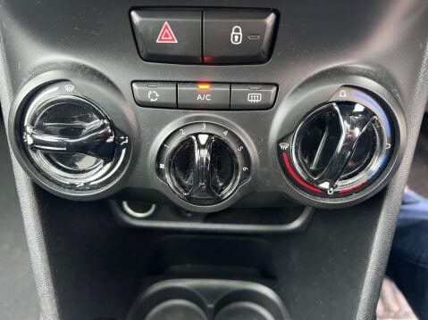 Peugeot 208 1.2 PureTech Allure Premium Euro 6 (s/s) 5dr 29