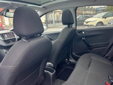 Peugeot 208 1.2 PureTech Allure Premium Euro 6 (s/s) 5dr 23