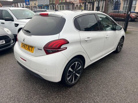 Peugeot 208 1.2 PureTech Allure Premium Euro 6 (s/s) 5dr 6