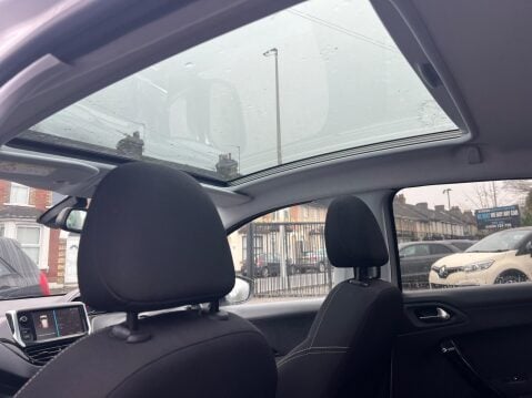 Peugeot 208 1.2 PureTech Allure Premium Euro 6 (s/s) 5dr 24