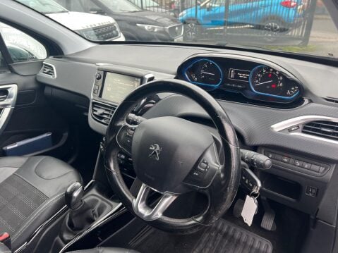 Peugeot 2008 1.2 VTi PureTech Allure Euro 5 5dr 18