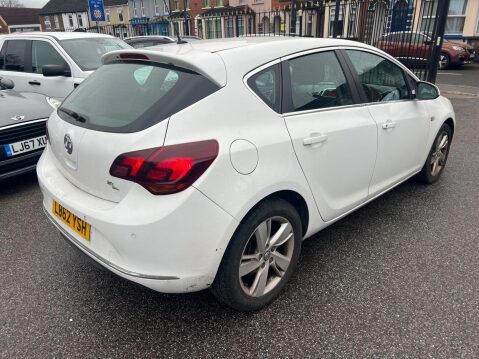 Vauxhall Astra 2.0 CDTi SRi Auto Euro 5 5dr 6