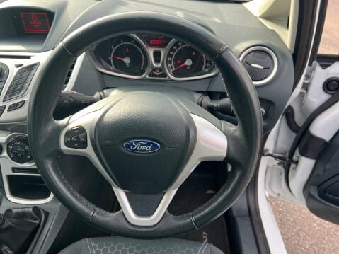 Ford Fiesta 1.25 Zetec 5dr 15