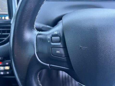 Peugeot 2008 1.2 PureTech Allure Premium Euro 6 5dr 21