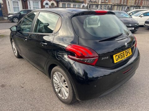 Peugeot 208 1.2 PureTech Signature Euro 6 (s/s) 5dr 4