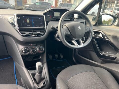 Peugeot 208 1.2 PureTech Signature Euro 6 (s/s) 5dr 13