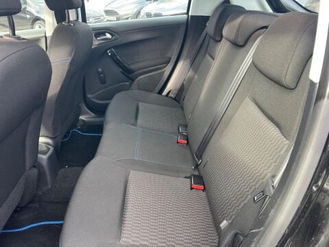 Peugeot 208 1.2 PureTech Signature Euro 6 (s/s) 5dr 22