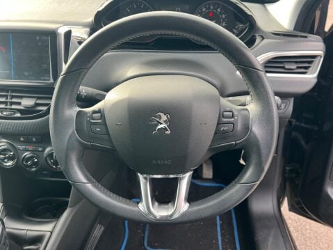 Peugeot 208 1.2 PureTech Signature Euro 6 (s/s) 5dr 15