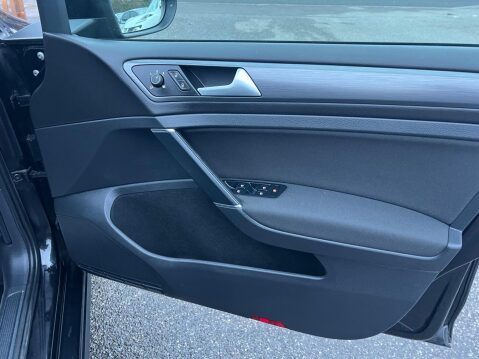 Volkswagen Golf 1.0 TSI SE DSG Euro 6 (s/s) 5dr 30