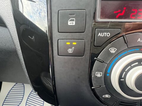 Kia Venga 1.6 3 Auto Euro 5 5dr (Sat Nav) 35