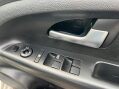 Kia Venga 1.6 3 Auto Euro 5 5dr (Sat Nav) 32