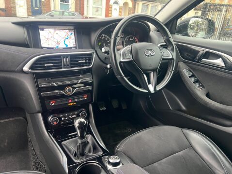 Infiniti Q30 1.6T Business Executive Hatchback 5dr Petrol Manual Euro 6 (s/s) (122 ps) 21