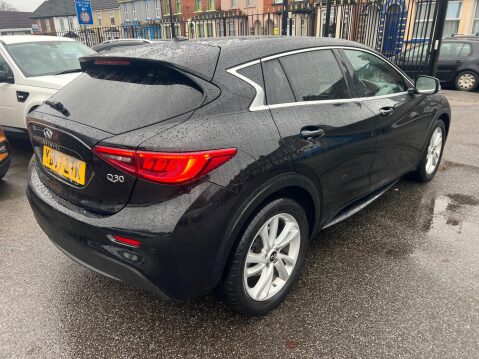 Infiniti Q30 1.6T Business Executive Hatchback 5dr Petrol Manual Euro 6 (s/s) (122 ps) 6