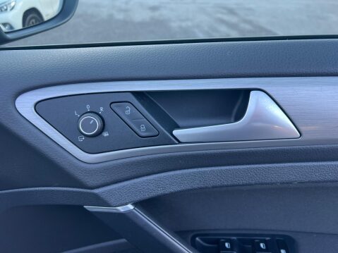 Volkswagen Golf 1.4 TSI BlueMotion Tech Match DSG Euro 5 (s/s) 5dr 32