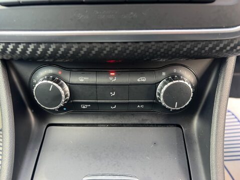 Mercedes-Benz A Class 2.0 A250 Engineered by AMG 7G-DCT 4MATIC Euro 6 (s/s) 5dr 39