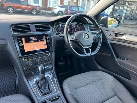 Volkswagen Golf 35.8kWh e-Golf Auto 5dr 20
