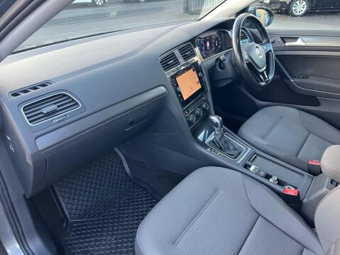 Volkswagen Golf 35.8kWh e-Golf Auto 5dr 21