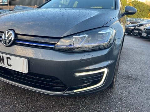 Volkswagen Golf 35.8kWh e-Golf Auto 5dr 11