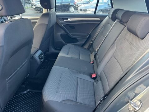 Volkswagen Golf 35.8kWh e-Golf Auto 5dr 24