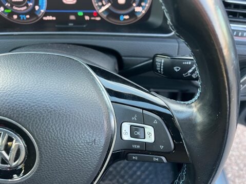 Volkswagen Golf 35.8kWh e-Golf Auto 5dr 19