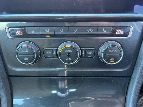 Volkswagen Golf 35.8kWh e-Golf Auto 5dr 30