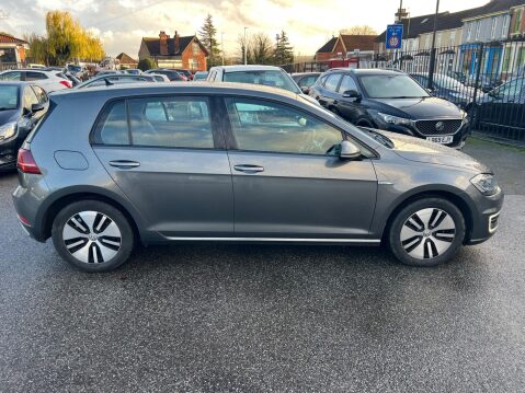 Volkswagen Golf 35.8kWh e-Golf Auto 5dr 7