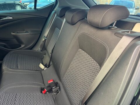 Vauxhall Astra 1.4i Turbo SRi Euro 6 5dr 28