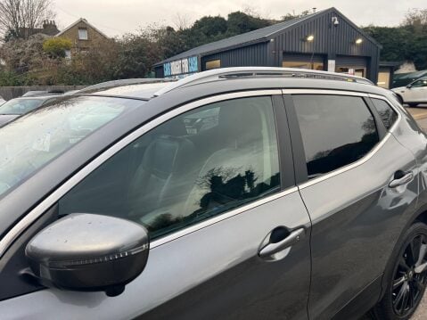 Nissan Qashqai 1.2 DIG-T Tekna 2WD Euro 6 (s/s) 5dr 14