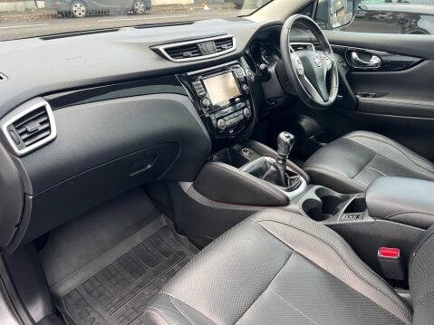 Nissan Qashqai 1.2 DIG-T Tekna 2WD Euro 6 (s/s) 5dr 23