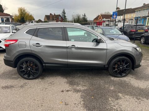 Nissan Qashqai 1.2 DIG-T Tekna 2WD Euro 6 (s/s) 5dr 7
