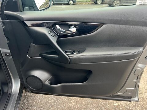 Nissan Qashqai 1.2 DIG-T Tekna 2WD Euro 6 (s/s) 5dr 32