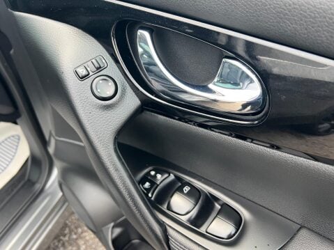 Nissan Qashqai 1.2 DIG-T Tekna 2WD Euro 6 (s/s) 5dr 33