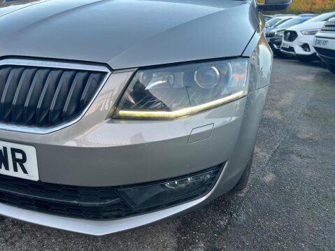 Skoda Octavia 1.4 TSI Elegance DSG Euro 5 (s/s) 5dr 11