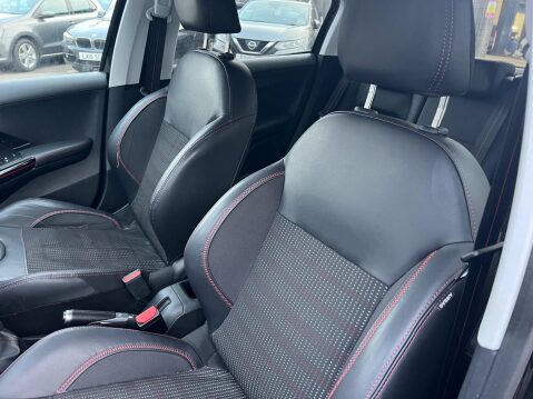 Peugeot 208 1.2 PureTech GT Line Euro 6 (s/s) 5dr 24