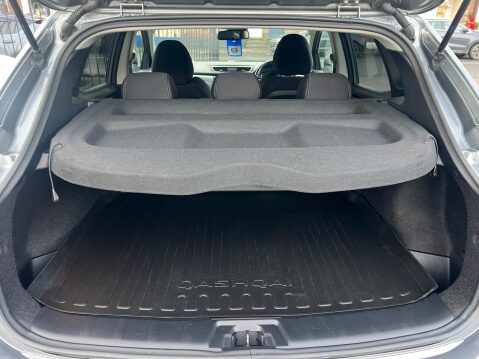 Nissan Qashqai 1.2 DIG-T N-Connecta XTRON Euro 6 (s/s) 5dr 29